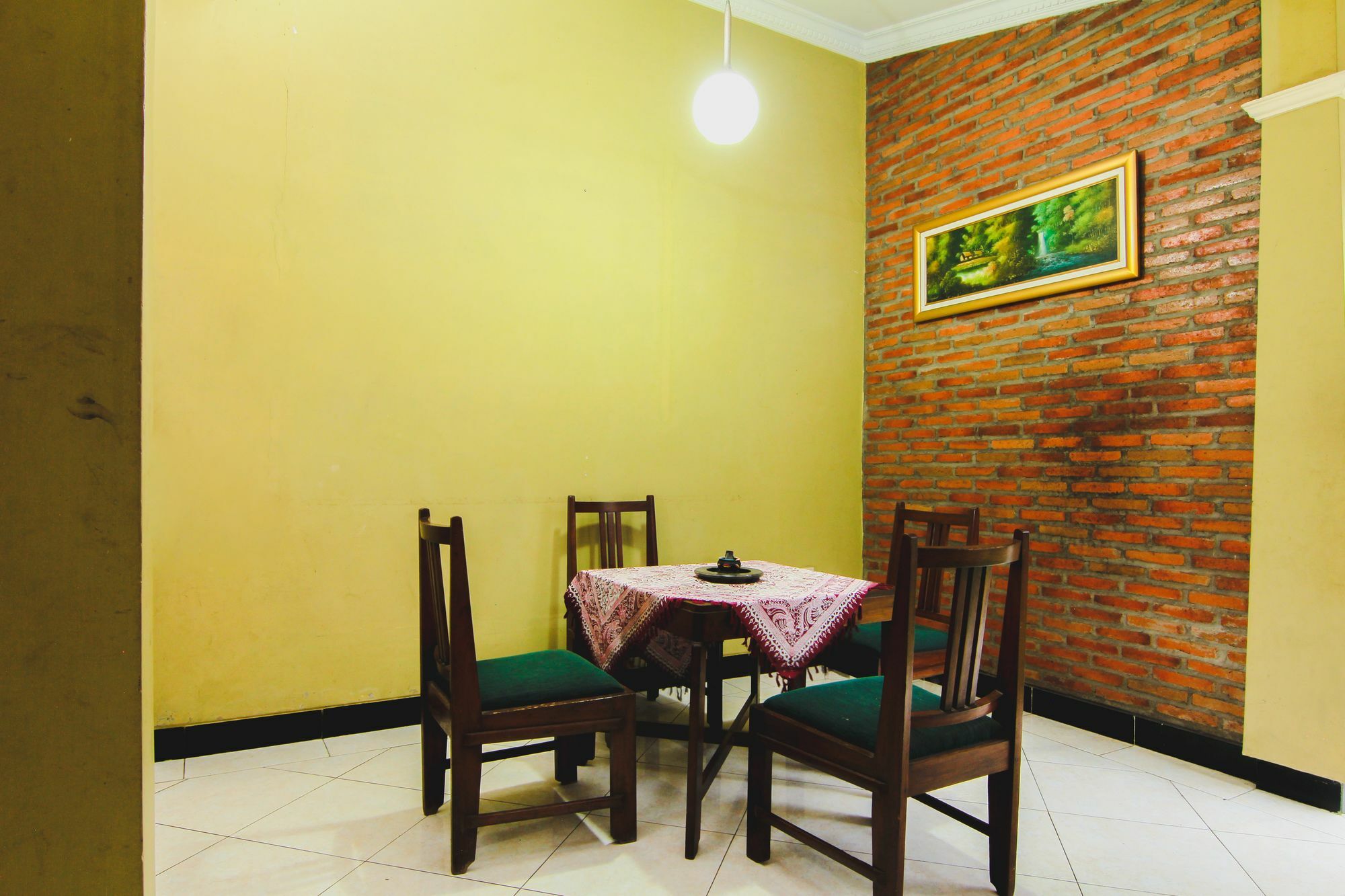 יוגיאקרטה Griya Batik Giri Sekar Homestay מראה חיצוני תמונה