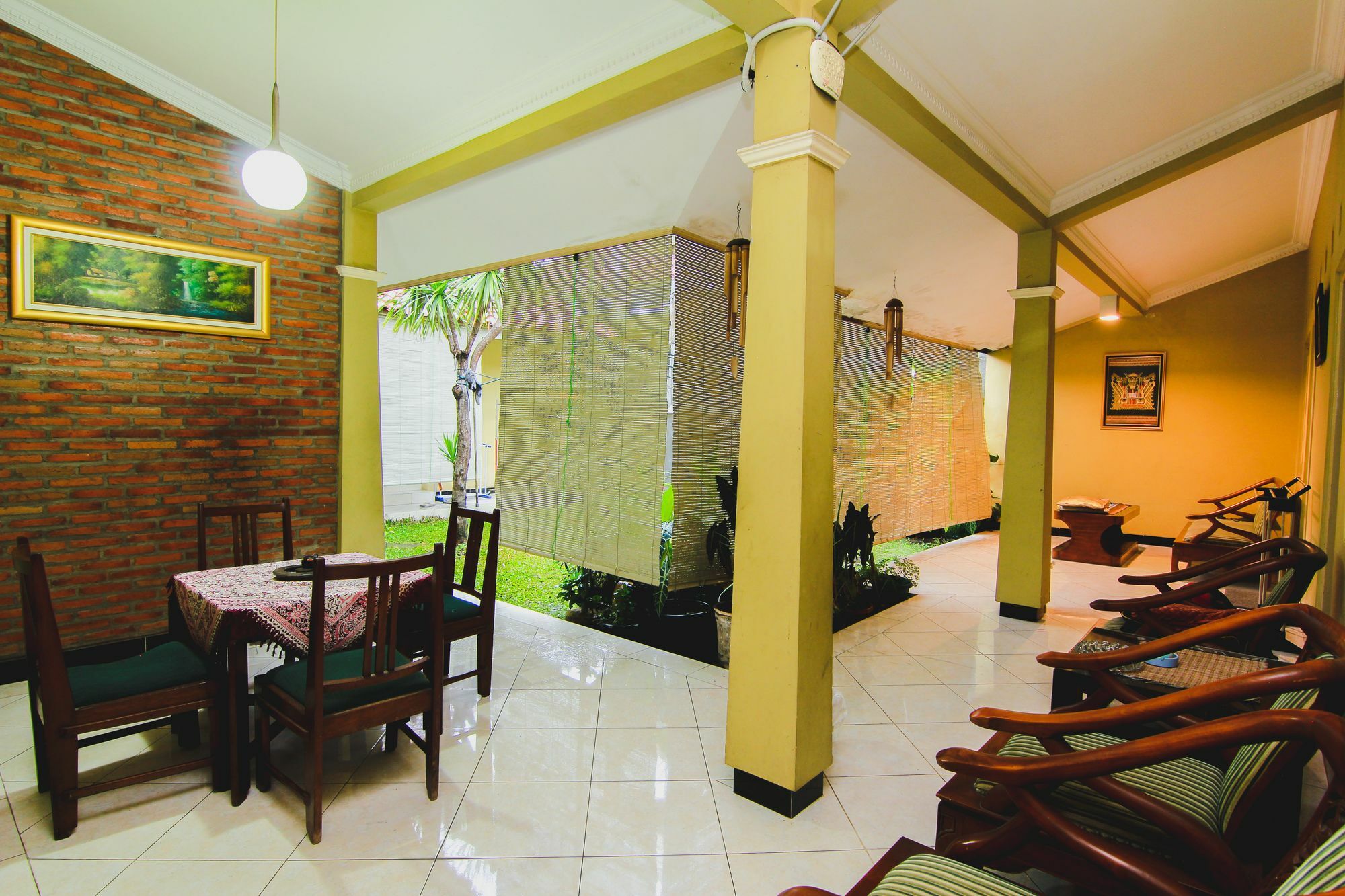 יוגיאקרטה Griya Batik Giri Sekar Homestay מראה חיצוני תמונה
